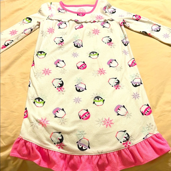 SO Flannel nightgown Size 5/6. White with penguins (multicolor) & pink trim.VGUC - Picture 1 of 6